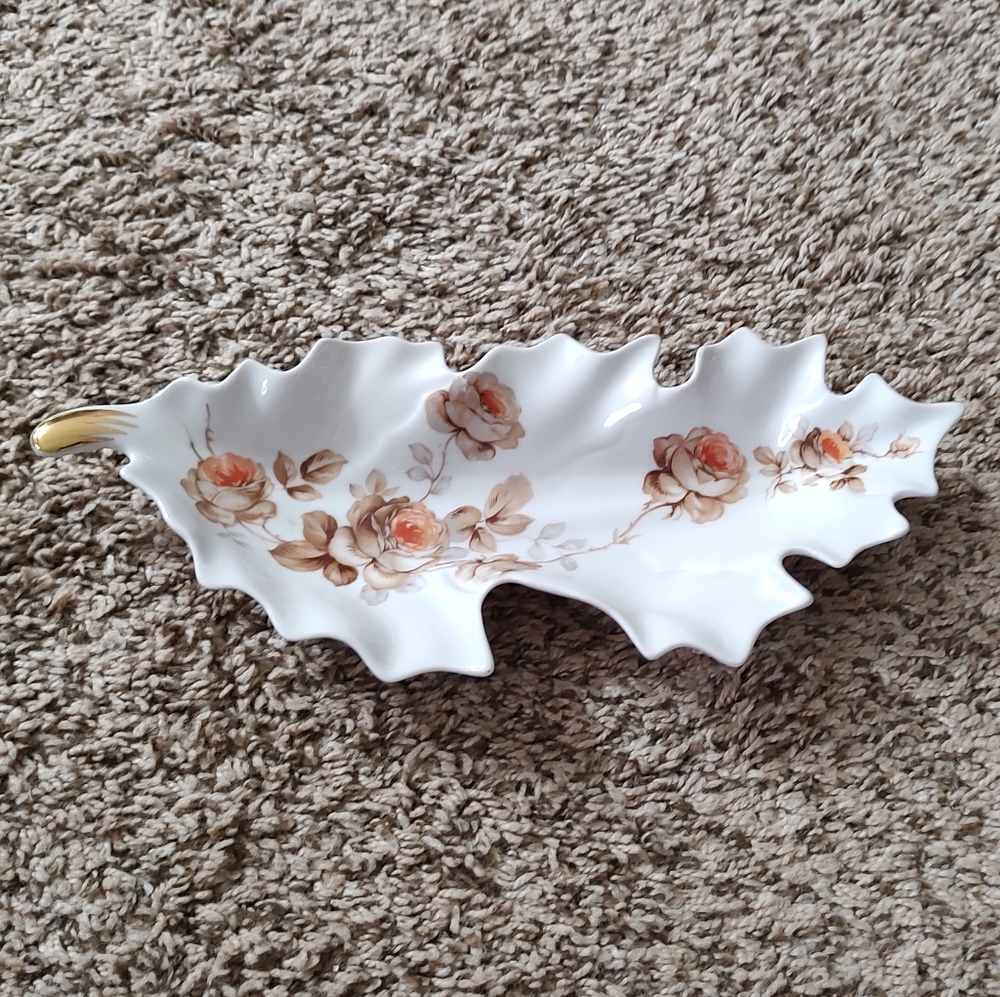 Mitterteich leave shape candy dish